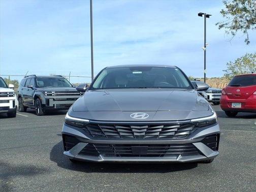 Metal 2025 Hyundai ELANTRA HEV Limited