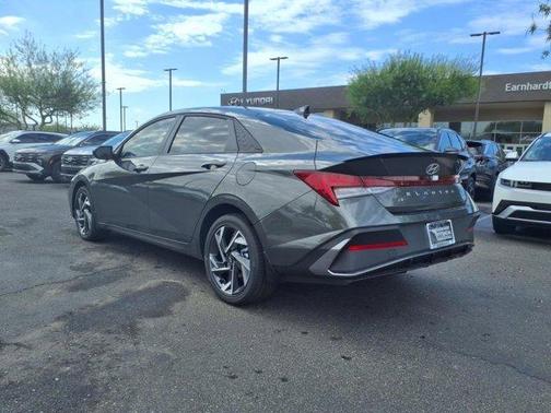 2025 Hyundai ELANTRA HEV SEL Sport