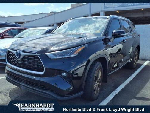 2023 Toyota Highlander Hybrid Bronze Edition