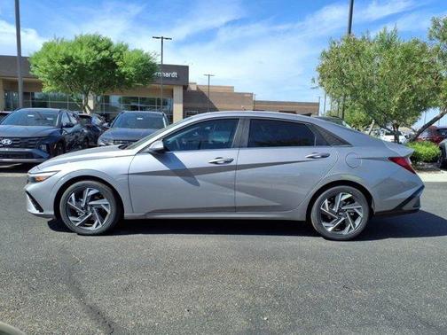 2025 Hyundai ELANTRA Limited