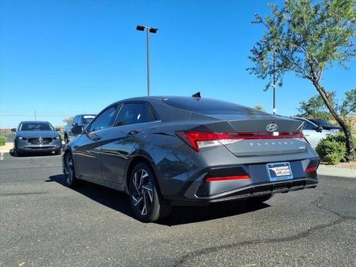 2025 Hyundai ELANTRA Limited