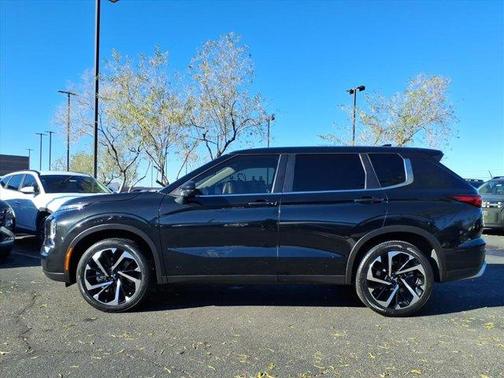 2022 Mitsubishi Outlander SE