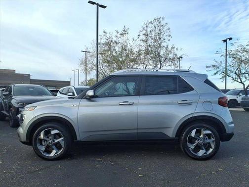 2024 Hyundai VENUE SEL