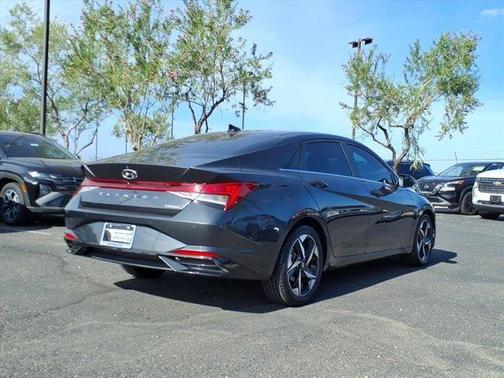 2021 Hyundai ELANTRA Limited
