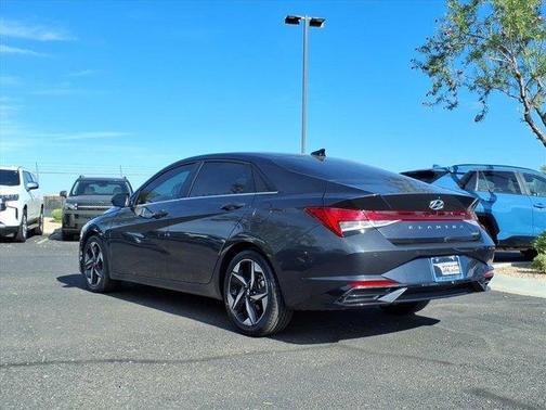 2021 Hyundai ELANTRA Limited