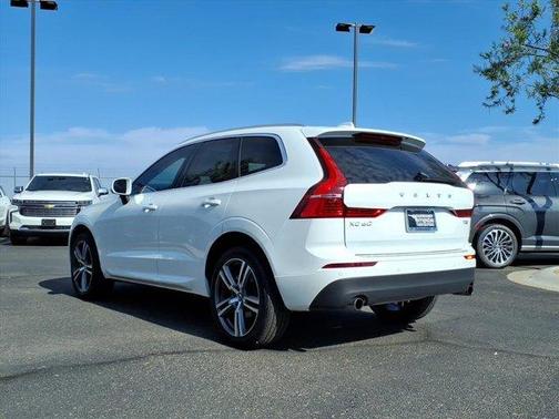 2021 Volvo XC60 T5 Momentum