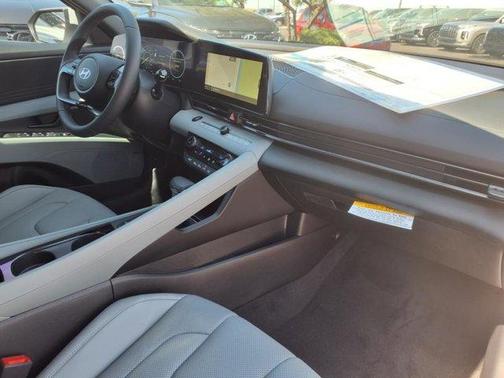 2025 Hyundai ELANTRA HEV Limited