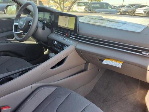 2025 Hyundai ELANTRA HEV SEL Sport