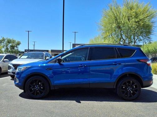 Lightning Blue Metallic 2018 Ford Escape SE