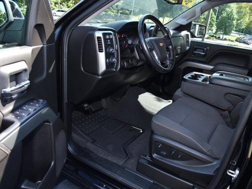 Photo 4 of 30 of 2019 Chevrolet Silverado 1500 LD LT
