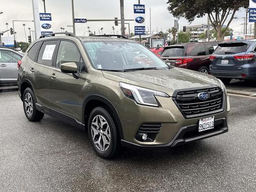 2024 Subaru Forester PREMIUM AWD