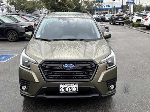 2024 Subaru Forester PREMIUM AWD