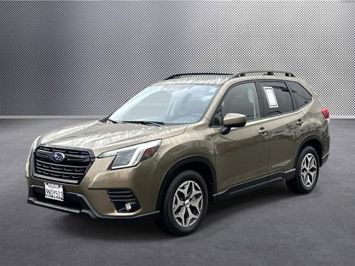 2024 Subaru Forester PREMIUM AWD