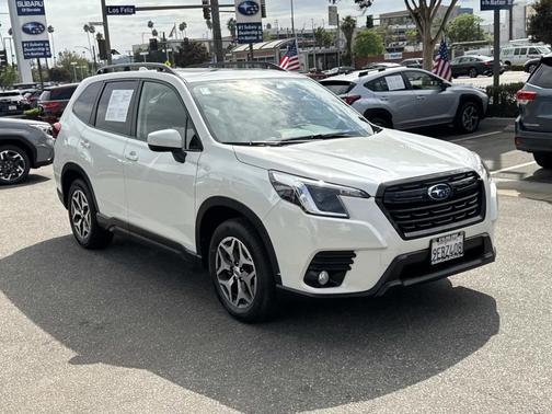 2022 Subaru Forester Premium CVT