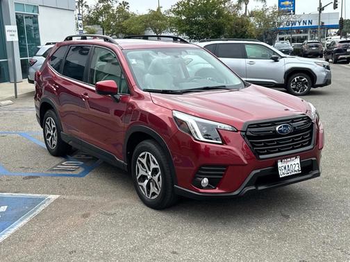 2023 Subaru Forester Premium CVT