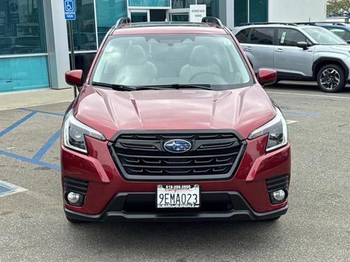 2023 Subaru Forester Premium CVT