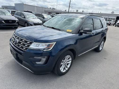 Blue Jeans Metallic 2017 Ford Explorer XLT