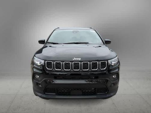 Diamond Black 2026 Jeep Compass Latitude
