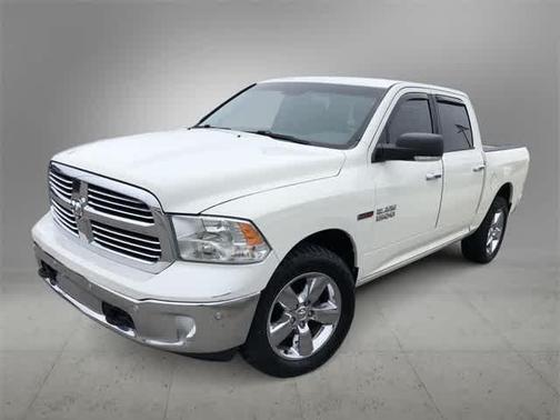 2016 RAM 1500 SLT