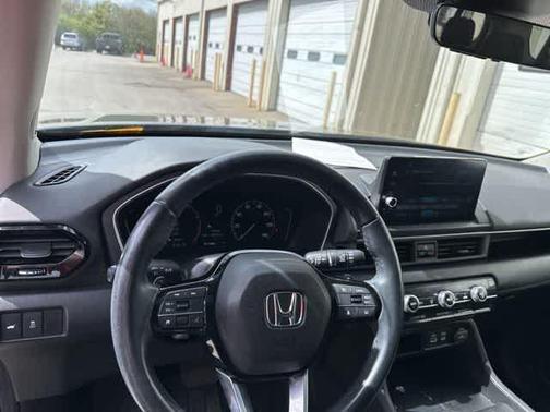 Crystal Black Pearl 2023 Honda Pilot Touring