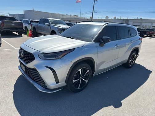 Celestial Silver Metallic 2021 Toyota Highlander XSE