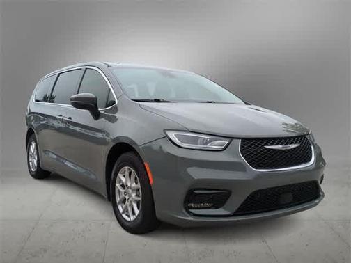 2023 Chrysler Pacifica Touring-L
