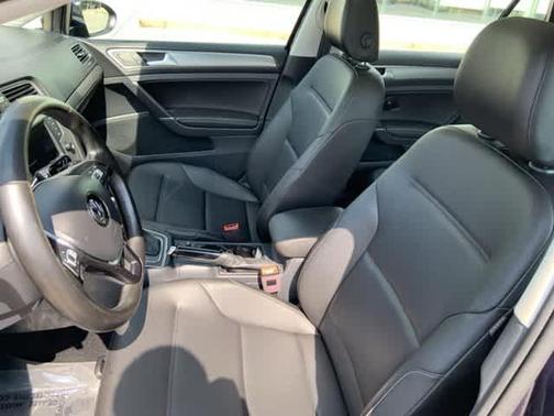 2017 Volkswagen Golf TSI Wolfsburg Edition 4-Door