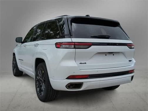2025 Jeep Grand Cherokee Summit