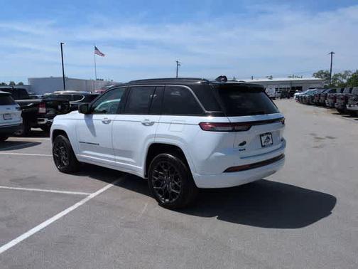 Bright White Clearcoat 2026 Jeep Grand Cherokee Summit