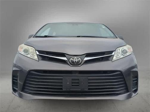 2020 Toyota Sienna LE
