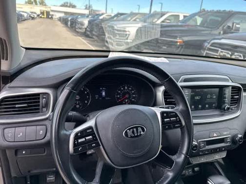 2019 Kia Sorento S V6
