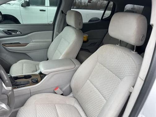 2018 GMC Acadia SLE-2