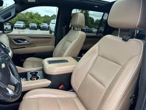 Iridescent Pearl Tricoat 2021 Chevrolet Suburban Premier