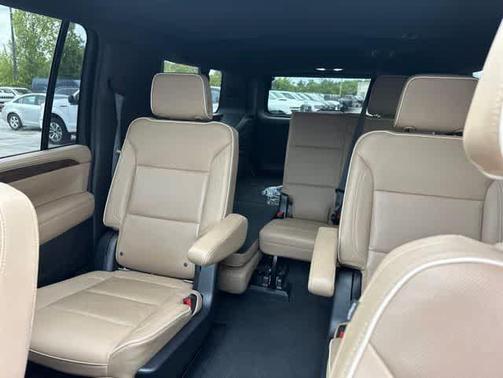 Iridescent Pearl Tricoat 2021 Chevrolet Suburban Premier