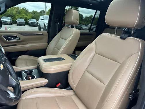 Iridescent Pearl Tricoat 2021 Chevrolet Suburban Premier
