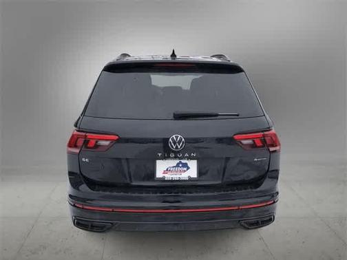 2022 Volkswagen Tiguan 2.0T SE R-Line Black