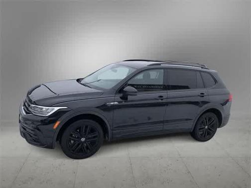 2022 Volkswagen Tiguan 2.0T SE R-Line Black
