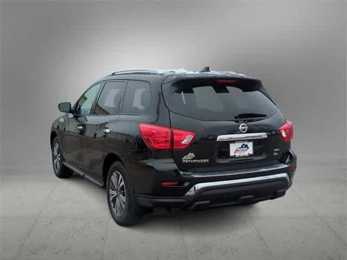 2019 Nissan Pathfinder SL