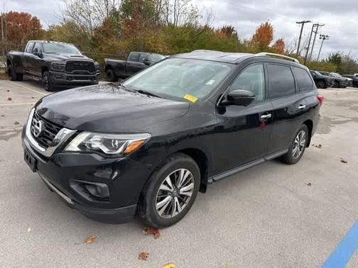 2019 Nissan Pathfinder SL