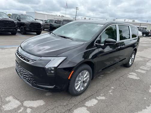 Diamond Black 2027 Chrysler Pacifica SELECT