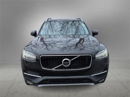 2017 Volvo XC90 T5 Momentum