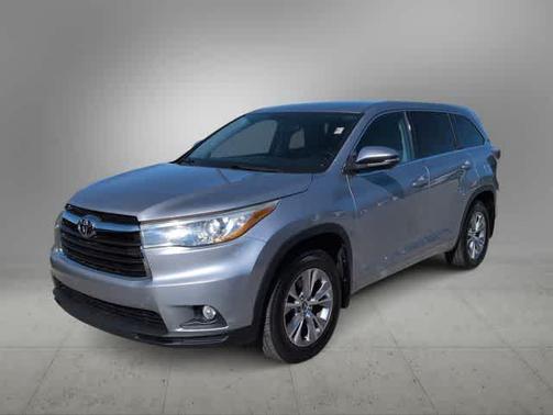 Silver Sky Metallic 2016 Toyota Highlander LE Plus