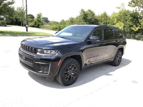 Diamond Black 2026 Jeep Grand Cherokee L Laredo