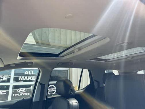 Summit White 2019 Chevrolet Traverse LT Leather