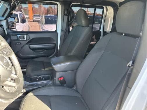 2021 Jeep Gladiator Sport