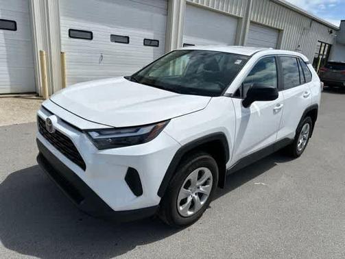 Ice 2023 Toyota RAV4 LE