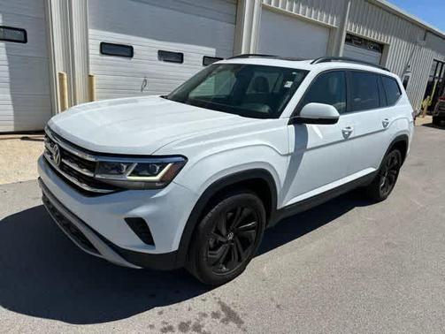 Pure White 2022 Volkswagen Atlas 3.6L SE w/Technology
