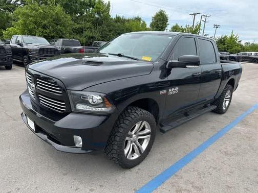 Brilliant Black Crystal Pearlcoat 2016 RAM 1500 Sport