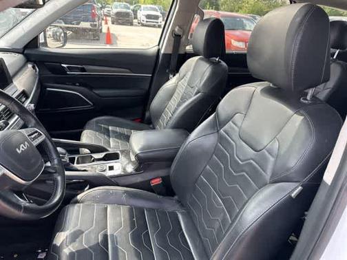 Glacial White Pearl 2022 Kia Telluride SX