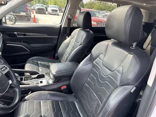 Glacial White Pearl 2022 Kia Telluride SX